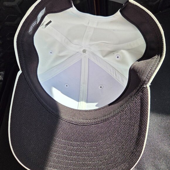 TaylorMade Ventura Golf Snapback Hat - Picture 4 of 5